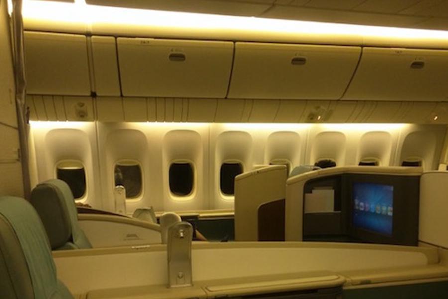 Korean Air First Class Boeing 777 300ER ICN to KIX